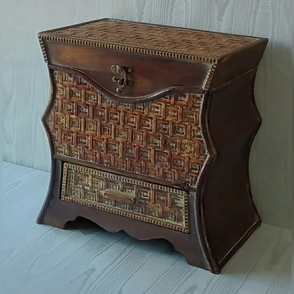 Rattan Chest for Storage - Picture 2 of 7